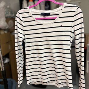 Tommy Hilfiger Long-Sleeve Scoopneck Favorite Shirt - White/Blue Stripes, Medium